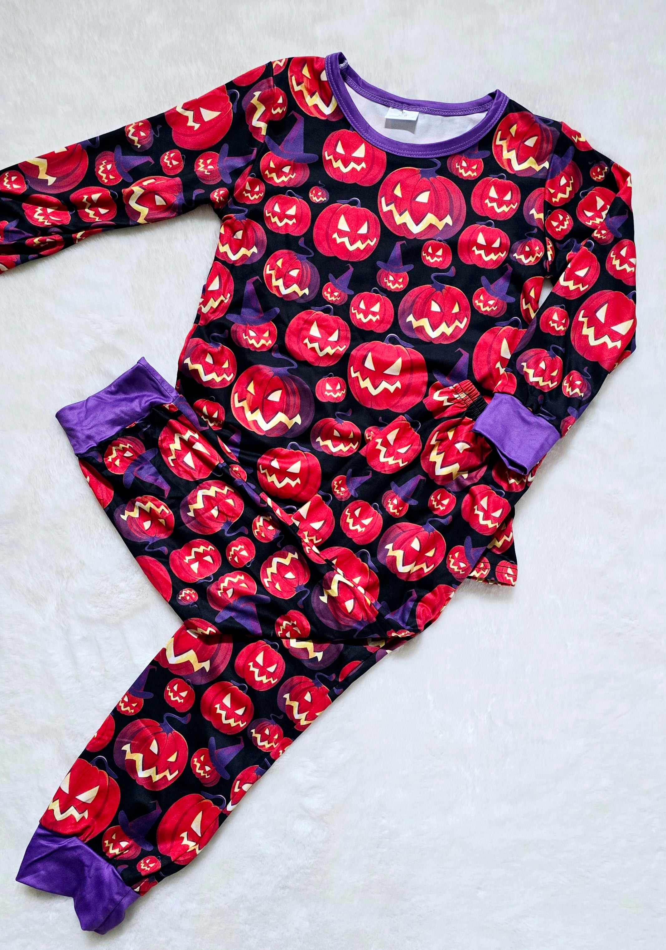 $5.00 - 4TX4, 5-6X1, 6-7X3 - Black and Orange Halloween 2 Pc Pajamas