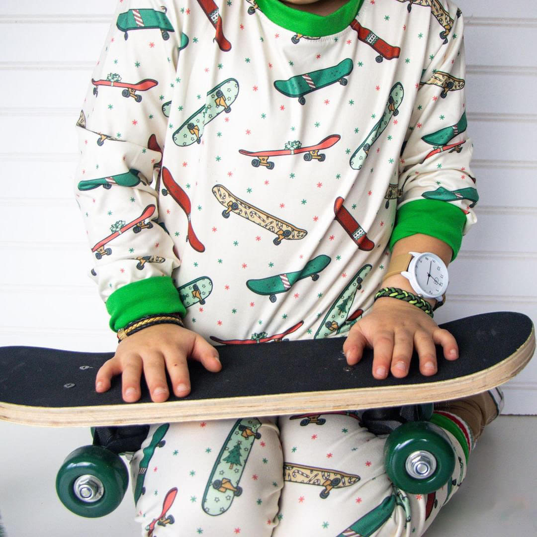 Kids 2 Pc Christmas Pajamas Green Skateboard